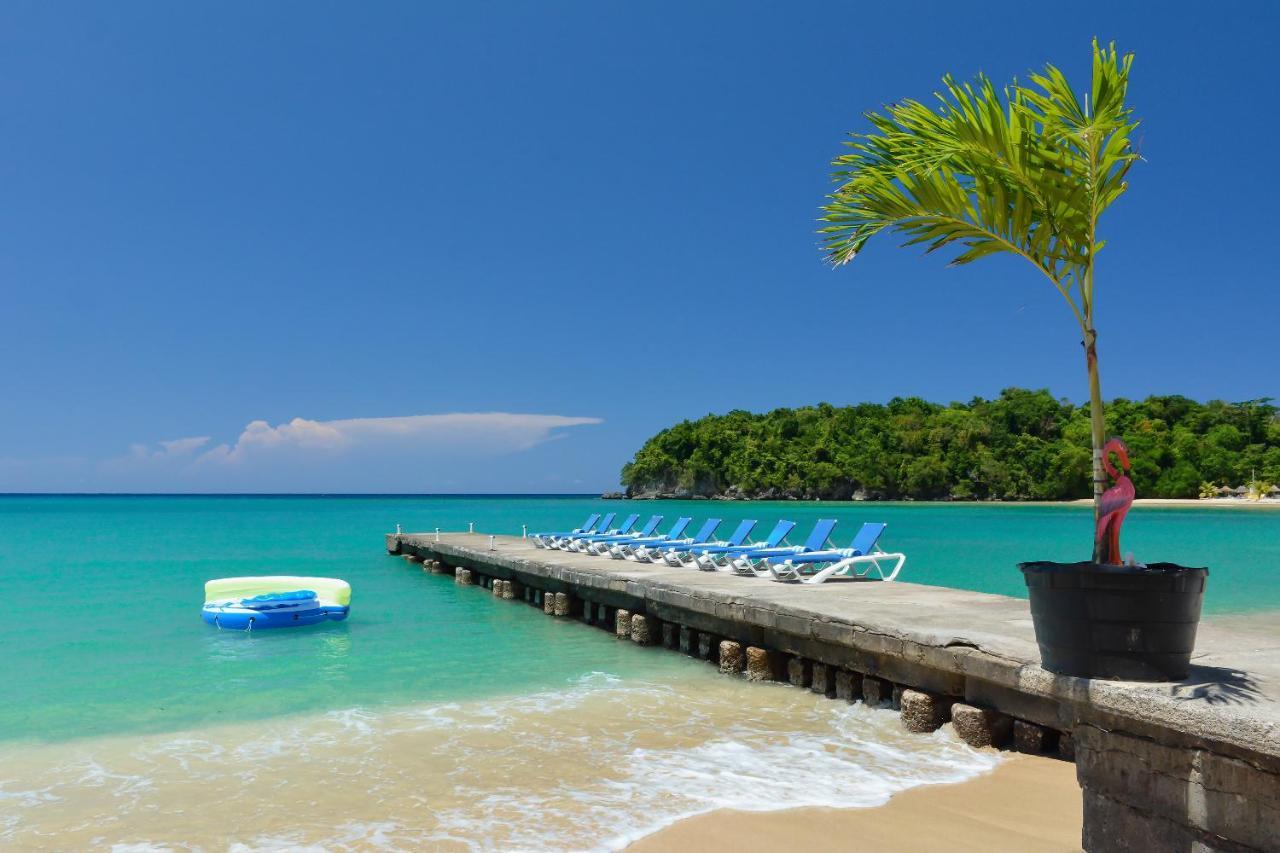 Beach Front Hotel Ocho Ríos Extérieur photo